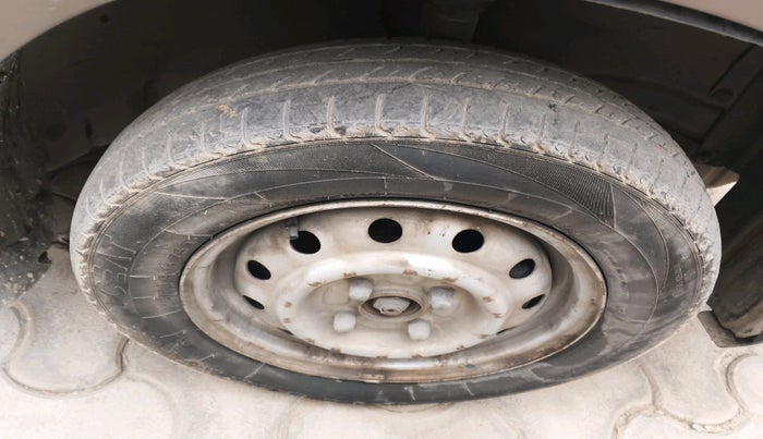 2015 Maruti Wagon R 1.0 LXI, Petrol, Manual, 73,835 km, tyre