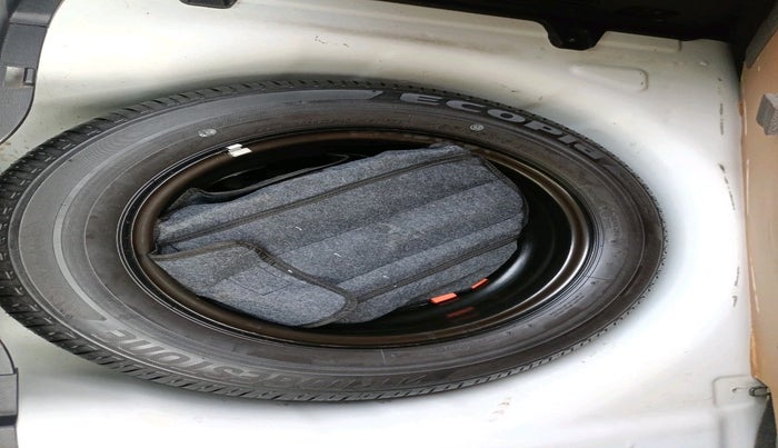 2021 Hyundai NEW I20 ASTA 1.2 MT, Petrol, Manual, 27,422 km, tyre