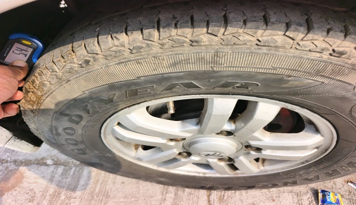 2012 Mahindra Scorpio VLX 2WD BS-III, Diesel, Manual, 74,526 km, tyre