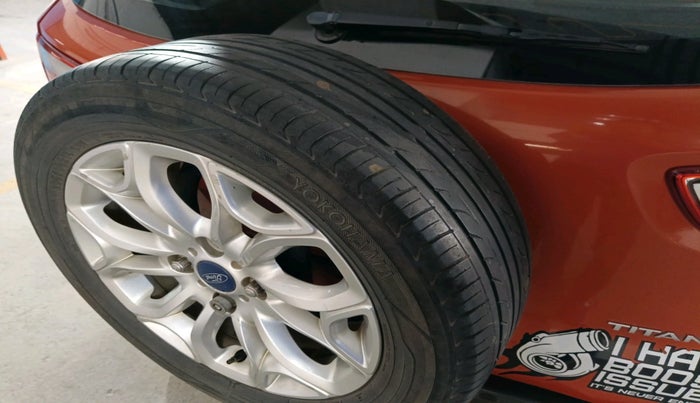 2015 Ford Ecosport TITANIUM 1.0L ECOBOOST (OPT), Petrol, Manual, 1,16,125 km, tyre