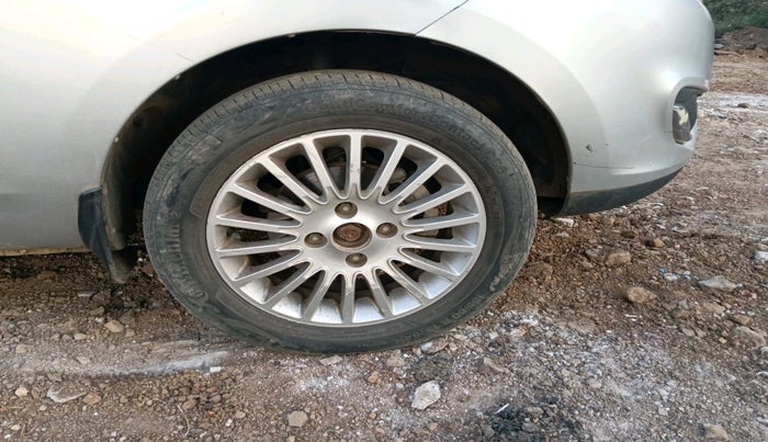 2015 Tata Zest XMA F-TRONIC DIESEL, Diesel, Automatic, 1,17,858 km, tyre