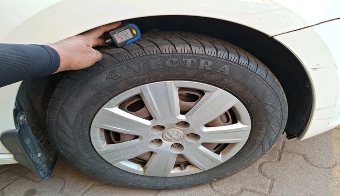 2012 Volkswagen Vento TRENDLINE 1.6, Petrol, Manual, 57,580 km, tyre