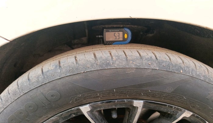 2020 Maruti Ertiga VXI SHVS, Petrol, Manual, 36,364 km, tyre