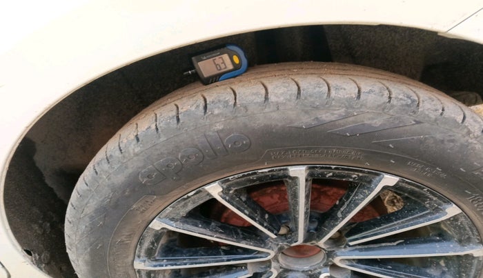 2020 Maruti Ertiga VXI SHVS, Petrol, Manual, 36,364 km, tyre