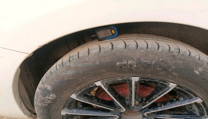 2020 Maruti Ertiga VXI SHVS, Petrol, Manual, 36,364 km, tyre