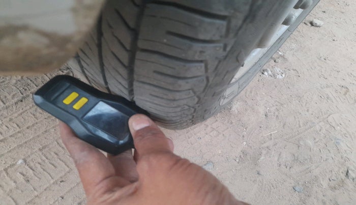 2014 Hyundai Eon D-LITE+, Petrol, Manual, 48,637 km, tyre