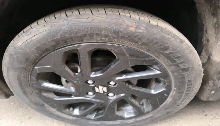 2024 Maruti FRONX DELTA PLUS 1.2L AGS, Petrol, Automatic, 34,731 km, tyre