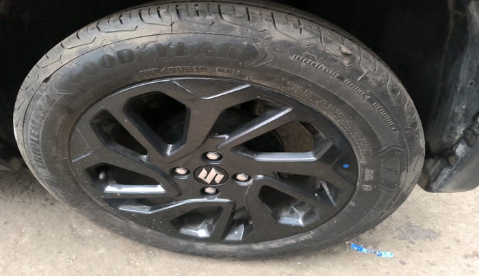 2024 Maruti FRONX DELTA PLUS 1.2L AGS, Petrol, Automatic, 34,731 km, tyre