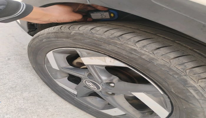 2020 Hyundai VENUE SX 1.5 CRDI, Diesel, Manual, 1,50,542 km, tyre