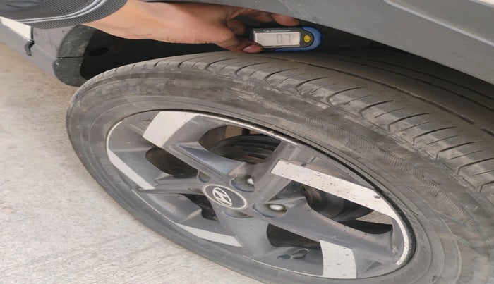 2020 Hyundai VENUE SX 1.5 CRDI, Diesel, Manual, 1,50,542 km, tyre