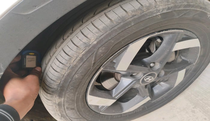 2020 Hyundai VENUE SX 1.5 CRDI, Diesel, Manual, 1,50,542 km, tyre