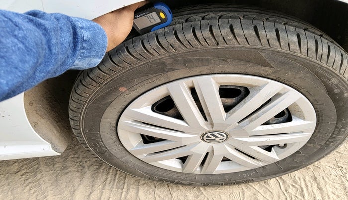 2019 Volkswagen Ameo TRENDLINE 1.0L, Petrol, Manual, 1,48,954 km, tyre