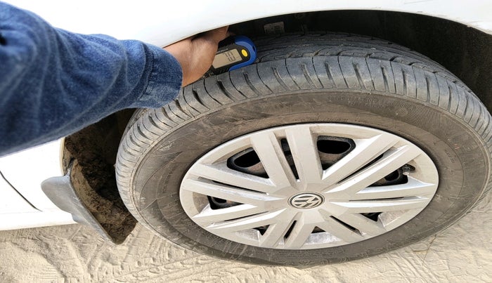 2019 Volkswagen Ameo TRENDLINE 1.0L, Petrol, Manual, 1,48,954 km, tyre