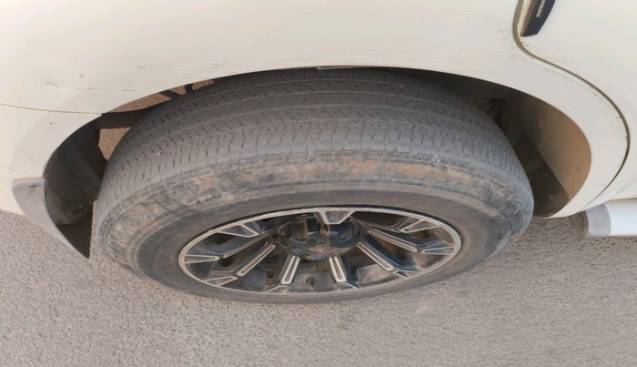 2016 Mahindra XUV500 W4, Diesel, Manual, 1,99,287 km, tyre