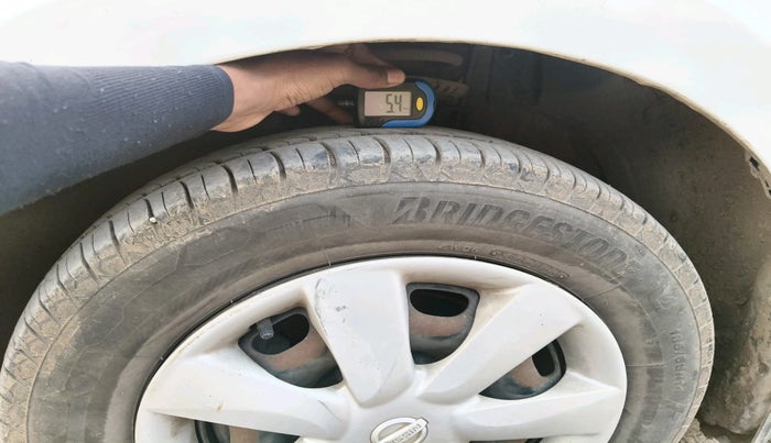 2013 Skoda Rapid AMBITION 1.6 TDI CR MT, Diesel, Manual, 1,12,880 km, tyre