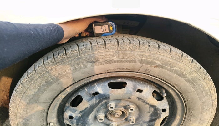 2013 Skoda Rapid AMBITION 1.6 TDI CR MT, Diesel, Manual, 1,12,880 km, tyre