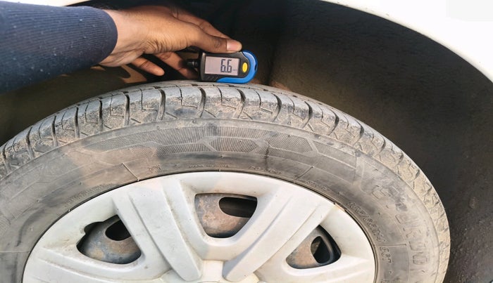 2013 Skoda Rapid AMBITION 1.6 TDI CR MT, Diesel, Manual, 1,12,880 km, tyre