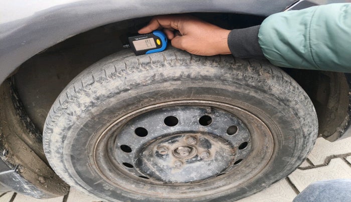 2015 Maruti Swift VDI, Diesel, Manual, 70,010 km, tyre