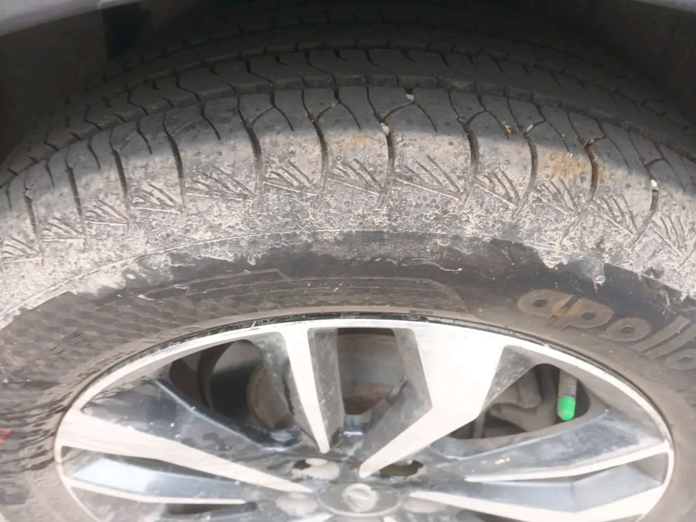 2019 Mahindra XUV300 W8 (O) 1.5 DIESEL AMT, Diesel, Automatic, 95,569 km, tyre