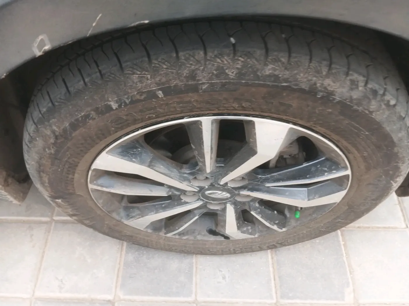 2019 Mahindra XUV300 W8 (O) 1.5 DIESEL AMT, Diesel, Automatic, 95,569 km, tyre