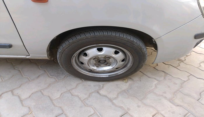 2011 Maruti Alto LXI, Petrol, Manual, 1,31,489 km, tyre