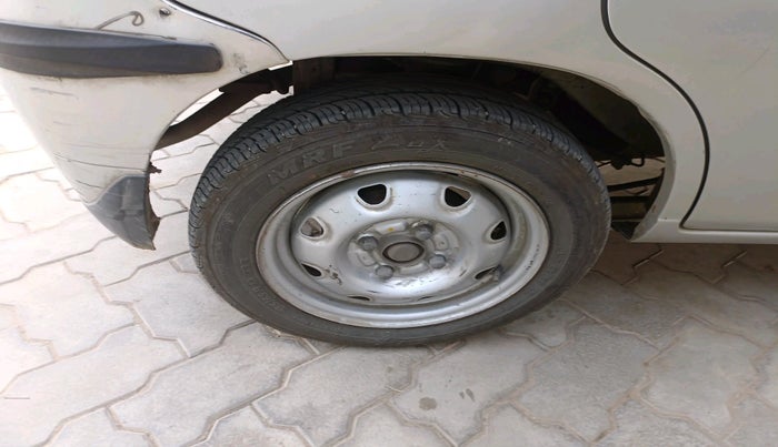 2011 Maruti Alto LXI, Petrol, Manual, 1,31,489 km, tyre