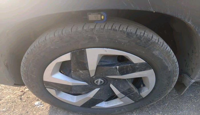 2021 Nissan MAGNITE XL TURBO, Petrol, Manual, 70,817 km, tyre