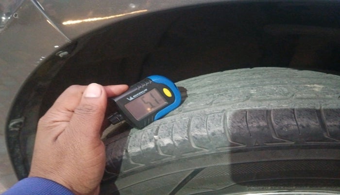 2017 Toyota Corolla Altis G CVT PETROL, Petrol, Automatic, 1,25,470 km, tyre