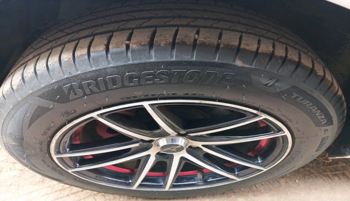 2014 Maruti Swift ZXI, Petrol, Manual, 56,030 km, tyre