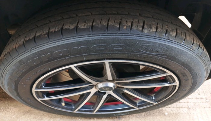 2014 Maruti Swift ZXI, Petrol, Manual, 56,030 km, tyre