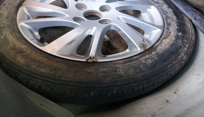 2014 Maruti Swift ZXI, Petrol, Manual, 56,030 km, tyre