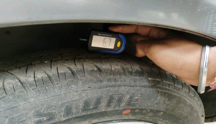 2011 Maruti Ritz VXI, Petrol, Manual, 1,00,001 km, tyre