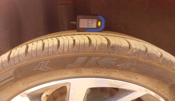 2020 Volkswagen Polo COMFORTLINE 1.0L MPI, Petrol, Manual, 66,321 km, tyre