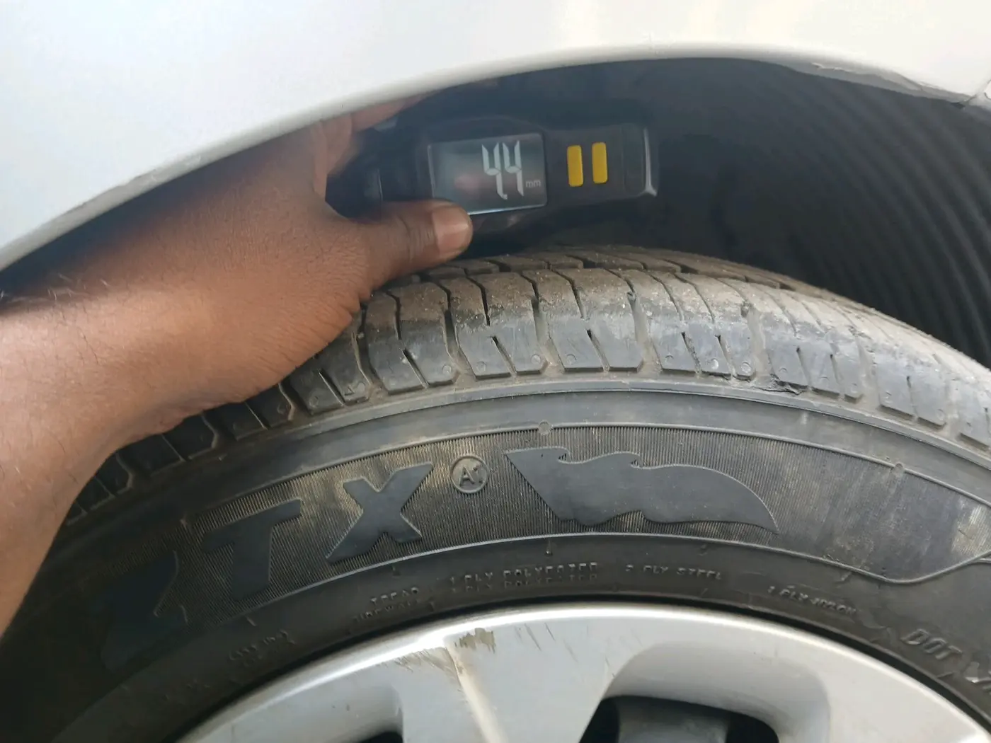 2016 Hyundai Eon SPORTZ, Petrol, Manual, 70,845 km, tyre