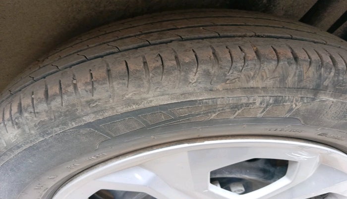 2023 Maruti BREZZA LXI S- CNG, Petrol, Manual, 38,503 km, tyre