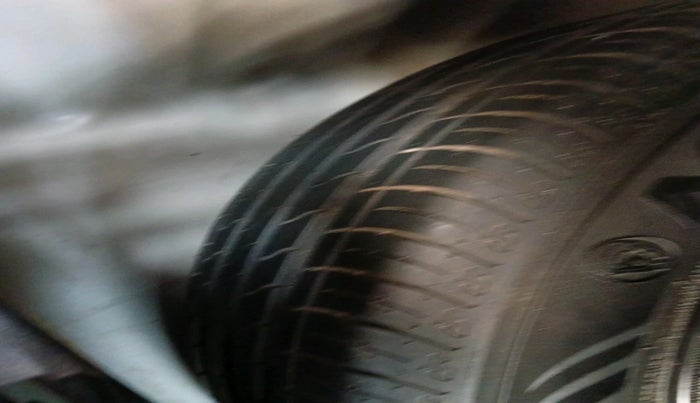 2023 Maruti BREZZA LXI S- CNG, Petrol, Manual, 38,503 km, tyre