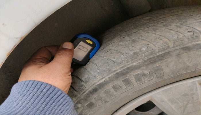 2012 Volkswagen Polo TRENDLINE 1.2L PETROL, Petrol, Manual, 1,16,958 km, tyre