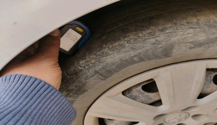 2012 Volkswagen Polo TRENDLINE 1.2L PETROL, Petrol, Manual, 1,16,958 km, tyre