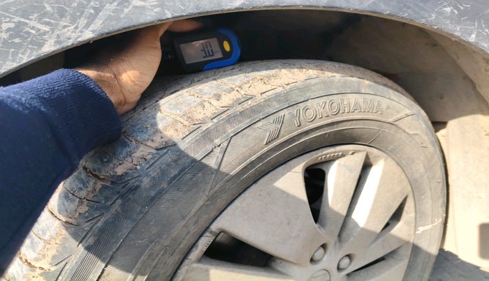 2016 Maruti S Cross ALPHA 1.3, Diesel, Manual, 1,45,013 km, tyre