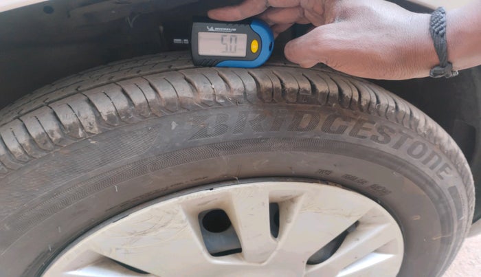 2014 Maruti Swift VXI, Petrol, Manual, 65,724 km, tyre