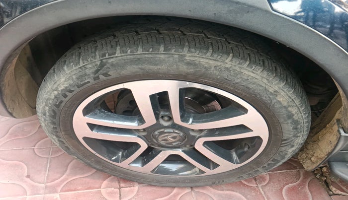 2017 Tata Hexa XT 4X4 7 STR, Diesel, Manual, 87,571 km, tyre