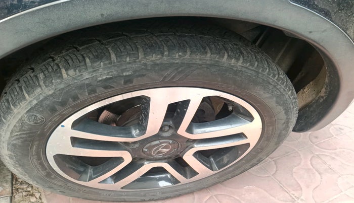 2017 Tata Hexa XT 4X4 7 STR, Diesel, Manual, 87,571 km, tyre