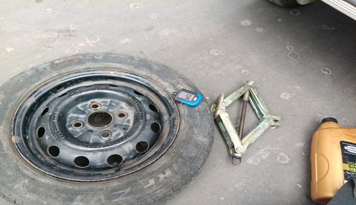 2014 Hyundai Eon MAGNA +, Petrol, Manual, 63,885 km, tyre