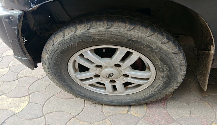 2011 Mahindra Scorpio LX, Diesel, Manual, 1,15,802 km, tyre