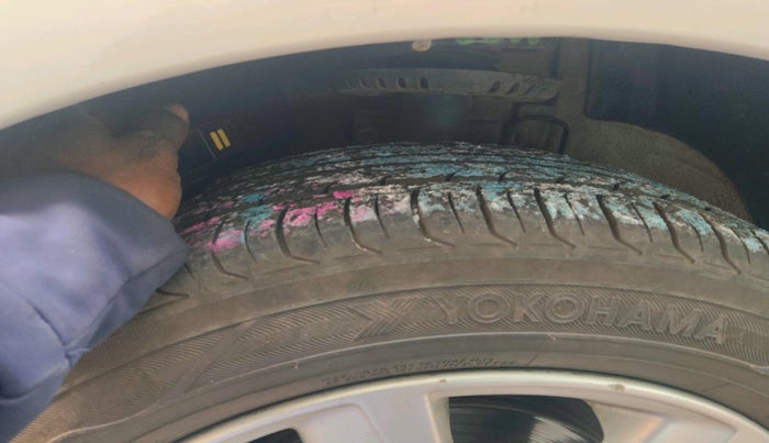 2011 Volkswagen Polo HIGHLINE1.2L, Petrol, Manual, 83,968 km, tyre