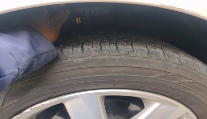 2011 Volkswagen Polo HIGHLINE1.2L, Petrol, Manual, 83,968 km, tyre