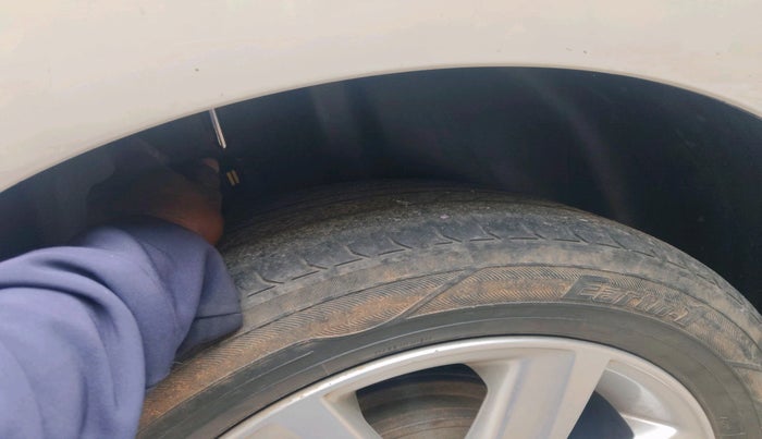 2011 Volkswagen Polo HIGHLINE1.2L, Petrol, Manual, 83,968 km, tyre