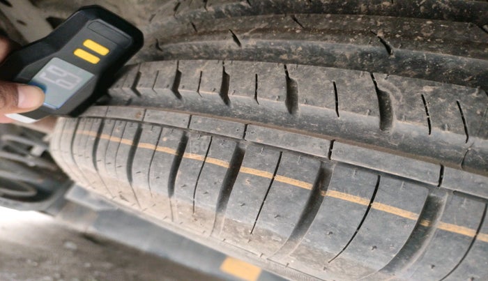 2022 Tata Safari XT PLUS DARK EDITION, Diesel, Manual, 96,760 km, tyre