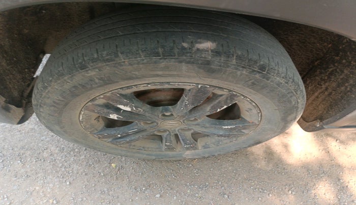 2019 Maruti Vitara Brezza ZDI, Diesel, Manual, 2,88,735 km, tyre