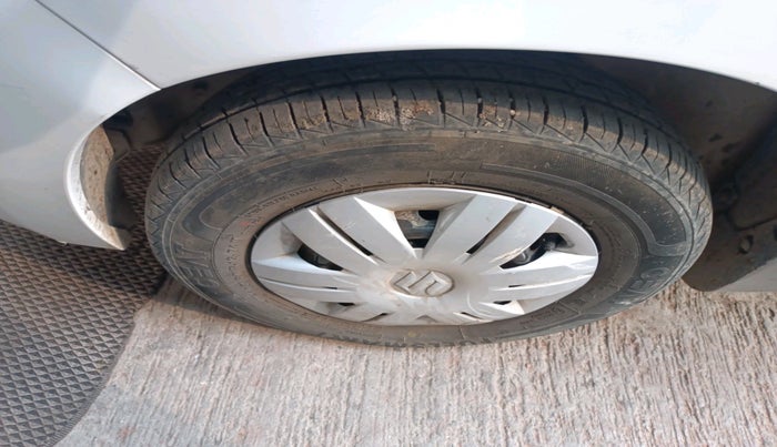 2022 Maruti Alto VXI, Petrol, Manual, 9,844 km, tyre